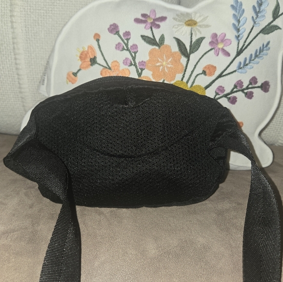 Patagonia Ultralight Black Hole Mini Hip Pack. - Picture 4 of 4